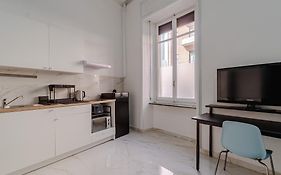 Guesthost - Comfortable Studio Apartments Crocetta - Turin